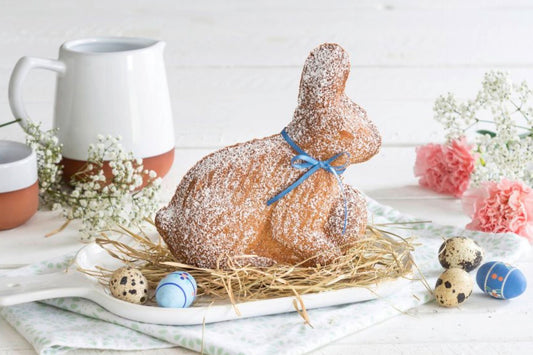 Gâteau moelleux en forme de lapin de Pâques