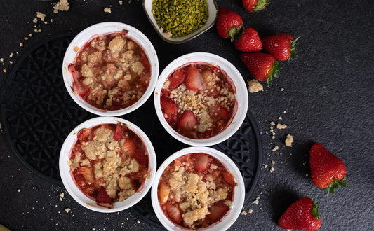 La recette du crumble aux fraises et rhubarbe